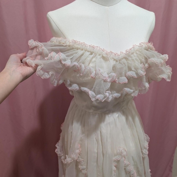 Vintage 1970s White/Cream & Pink Ruffle Gown (fits a Modern XS/S) - Picture 4 of 7